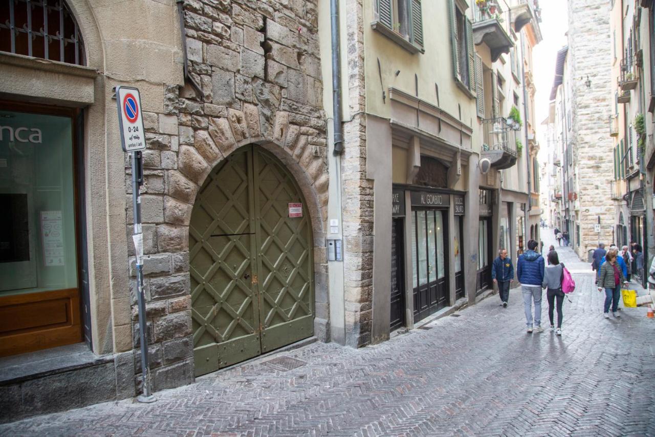 Casa Vacanze Gombito 4 Bergamo Alta Exterior photo
